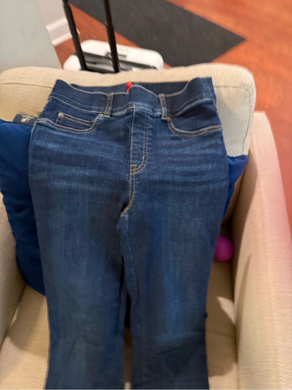 SPANX Dark Blue Skinny Jeans sz small. Pull on flare